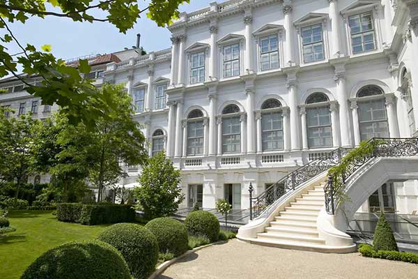 Christmas Markets & Opera in Vienna